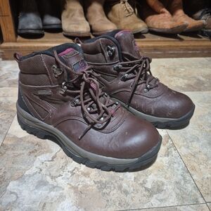 New Magellan HARPER II Women’s Size 9B Hiking Boots Waterproof Leather 157483